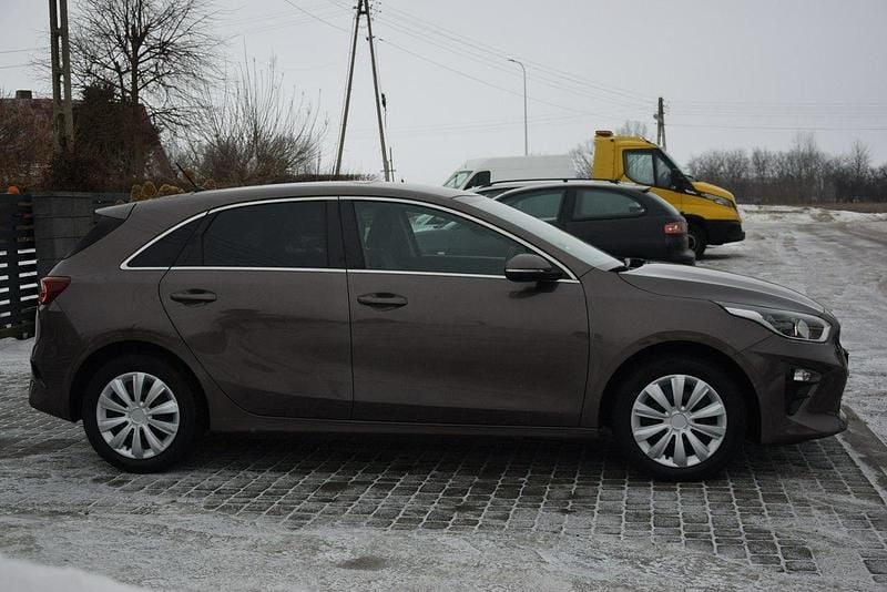 Używany Kia Ceed 120 KM (88 kW) 2019 Brązowy Hatchback