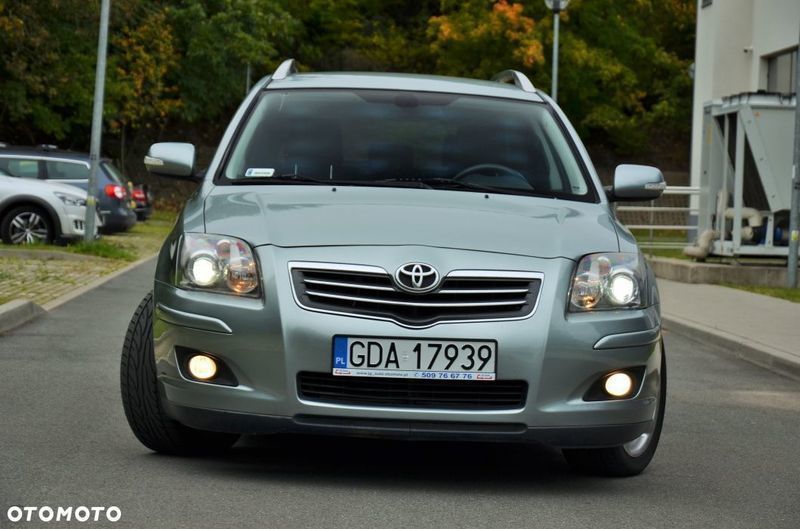 Toyota avensis ii