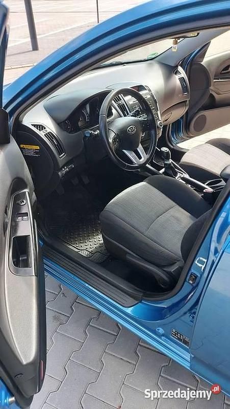 Używany Kia Ceed 2011 Niebieski Hatchback