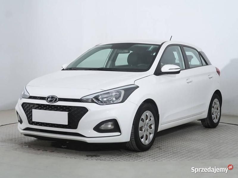 Używany Hyundai i20 84 KM (61 kW) 2019 Biały Hatchback