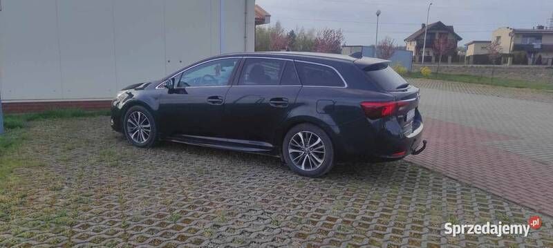 Zielony Używany 2015 Toyota Avensis Kombi | 44 000 zł (Uczciwa cena) - Obraz 1/3