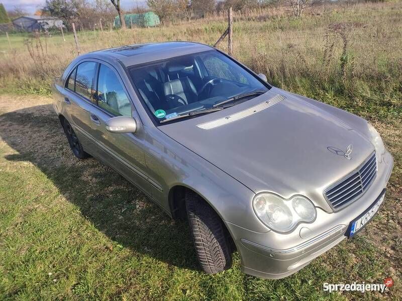 Używany Mercedes C320 2005