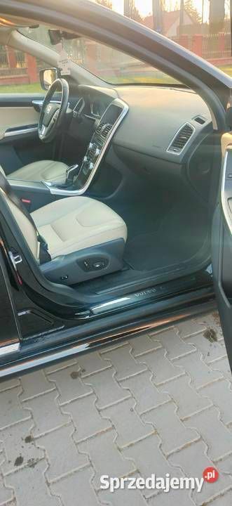 Używany Volvo XC60 2016 Czarny SUV