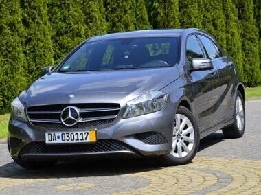 Szary Używany 2013 Mercedes A180 Hatchback | 34 900 zł (Uczciwa cena) - Obraz 1/4