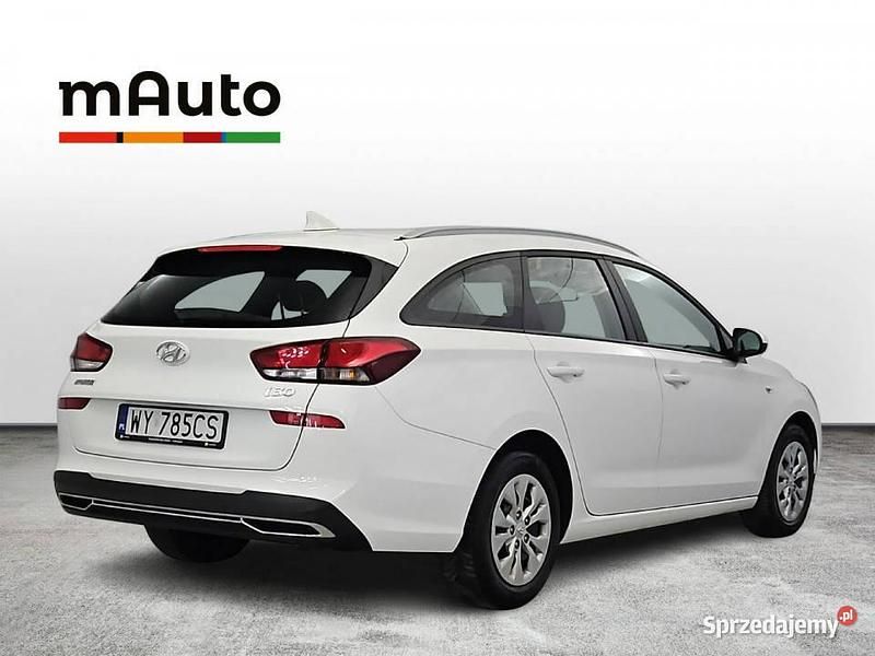 Używany Hyundai i30 120 KM (88 kW) 2022 Biały Kombi