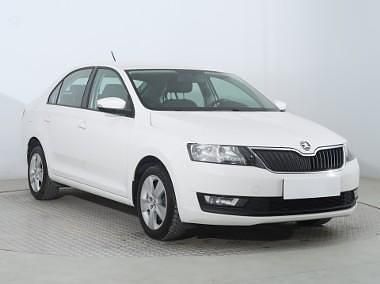 Biały Używany 2018 Skoda Rapid Hatchback | 34 999 zł (Uczciwa cena) - Obraz 1/4