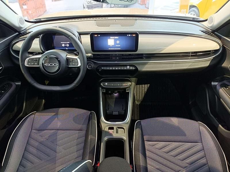 Nowe Fiat 600 Icon 100 KM (73 kW) 2025 Lakier metalizowany lazurowy acqua Hatchback