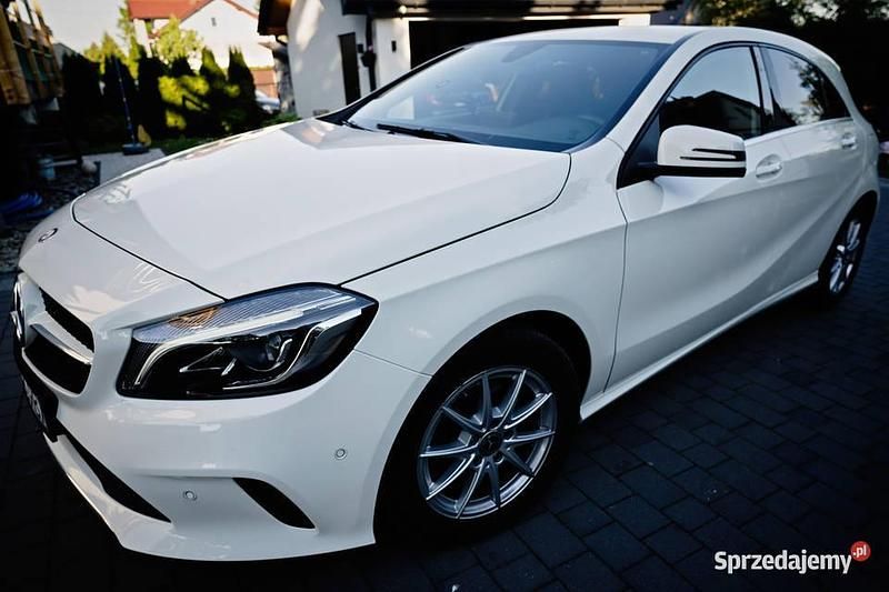 Używany Mercedes 180 2015 Sedan/Limuzyna