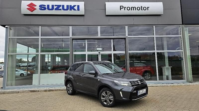 Zzz titan dark gray pearl metallic Nowe 2024 Suzuki Vitara SUV | 102 500 zł (Uczciwa cena) - Obraz 1/1