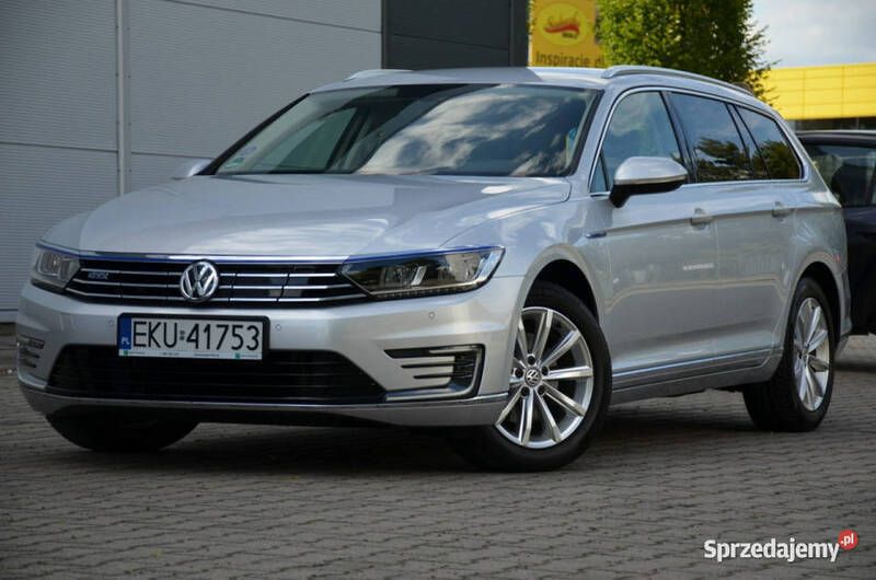 Srebrny Używany 2016 VW Passat GTE Kombi | 48 900 zł (Super Cena) - Obraz 1/4