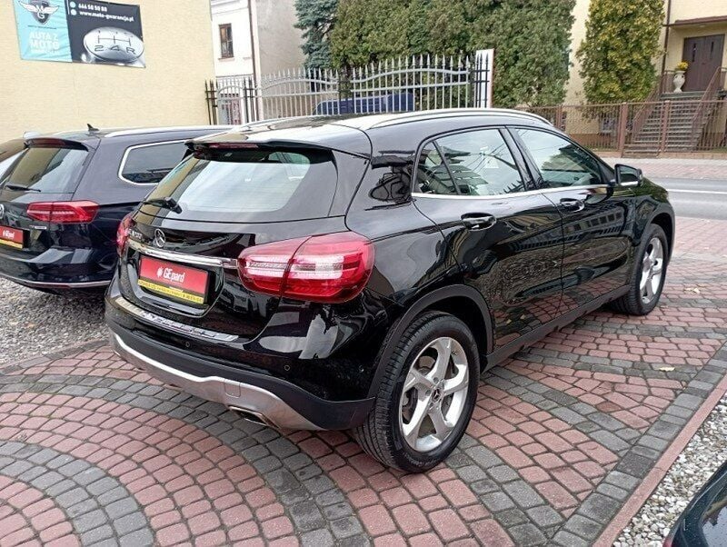 Używany Mercedes GLA200 156 KM (114 kW) 2017 Czarny (metalik) SUV