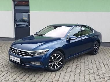 Niebieski Używany 2021 VW Passat Business Sedan/Limuzyna | 62 500 zł (Super Cena) - Obraz 1/4