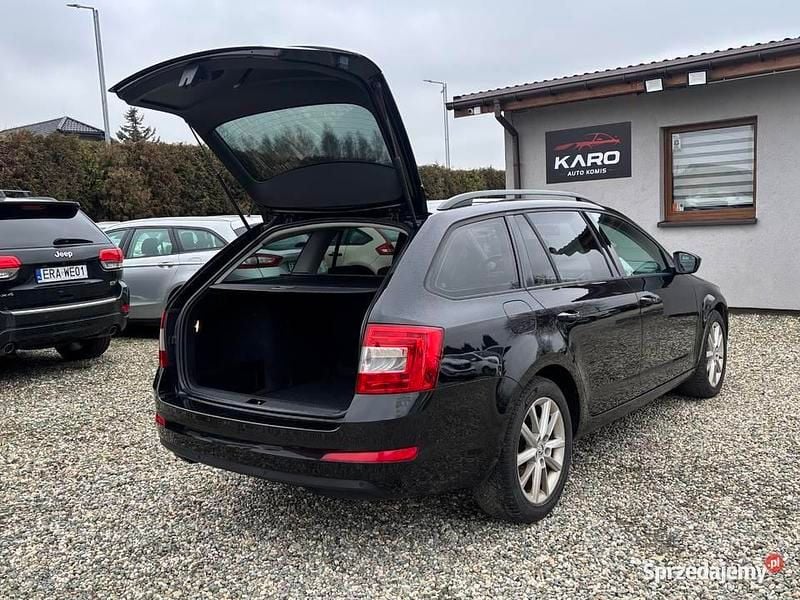 Używany Skoda Octavia 2013 Czarny Kombi