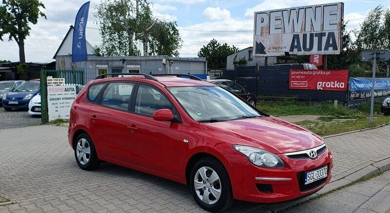 Czerwony Używany 2010 Hyundai i30 Kombi | 19 500 zł (Uczciwa cena) - Obraz 1/4