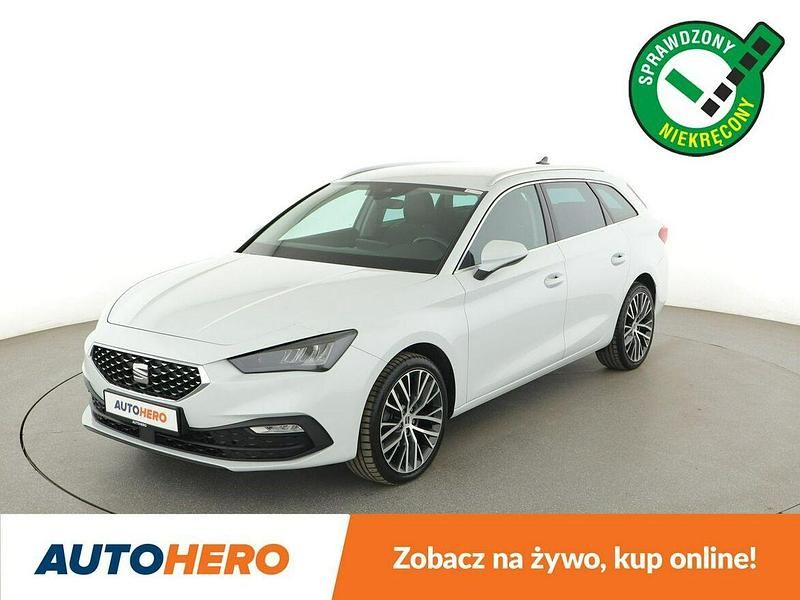 Biały (metalik) Używany 2021 Seat Leon Kombi | 77 100 zł (Dość drogi) - Obraz 1/3