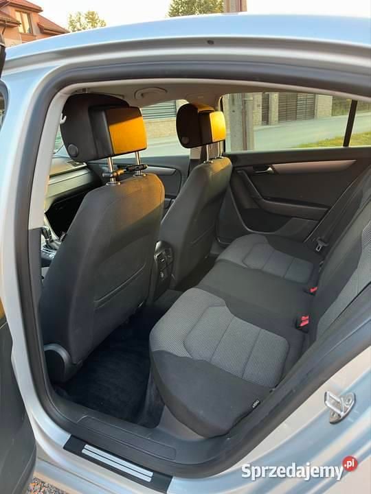 Używany VW Passat 2010 Srebrny Sedan/Limuzyna