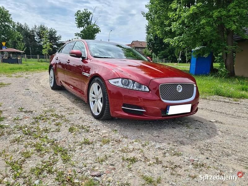 Bordowy Używany 2013 Jaguar XJL Sedan/Limuzyna | 85 000 zł - Obraz 1/4