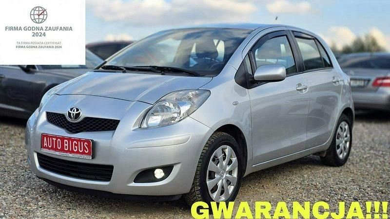 Srebrny Używany 2010 Toyota Yaris Hatchback | 17 900 zł (Dobra cena) - Obraz 1/4