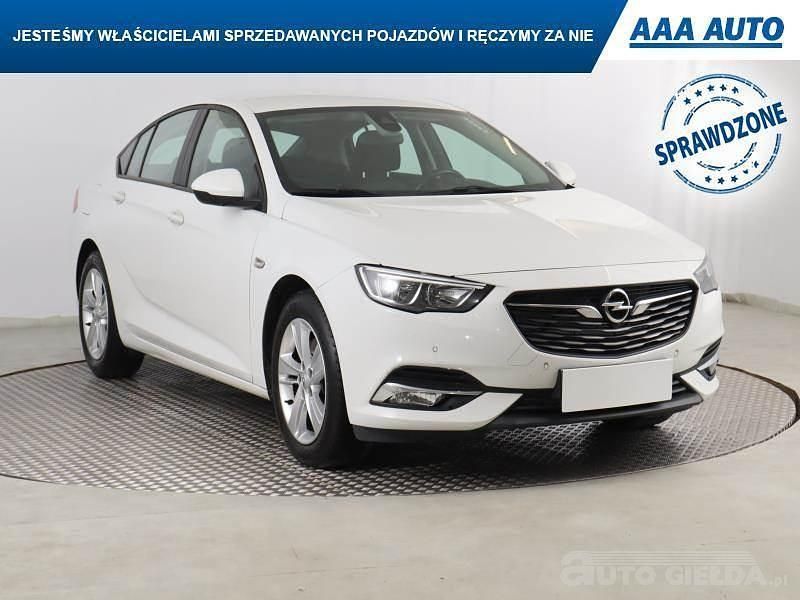 Używany Opel Insignia 136 KM (100 kW) 2018 Biały