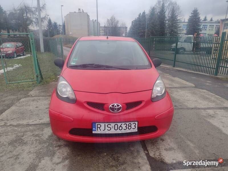 Używany Toyota Aygo 68 KM (50 kW) 2007 Czerwony Hatchback