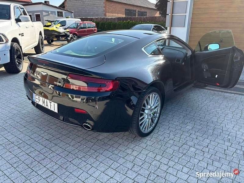 Czarny Używany 2009 Aston Martin V8 Vantage Coupe | 259 000 zł - Obraz 1/4