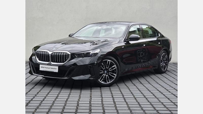 Czarny szafir metalizowany Używany 2024 BMW 520 Shadowline Sedan/Limuzyna | 237 000 zł (Super Cena) - Obraz 1/3