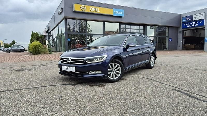Granatowy Używany 2018 VW Passat Kombi | 55 900 zł (Super Cena) - Obraz 1/4
