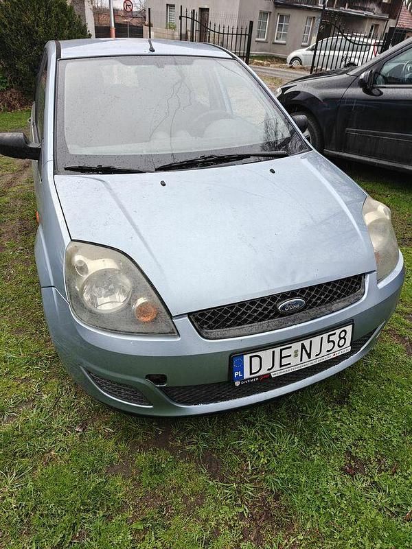 Niebieski Używany 2005 Ford Fiesta Hatchback | 2500 zł (Dobra cena) - Obraz 1/4