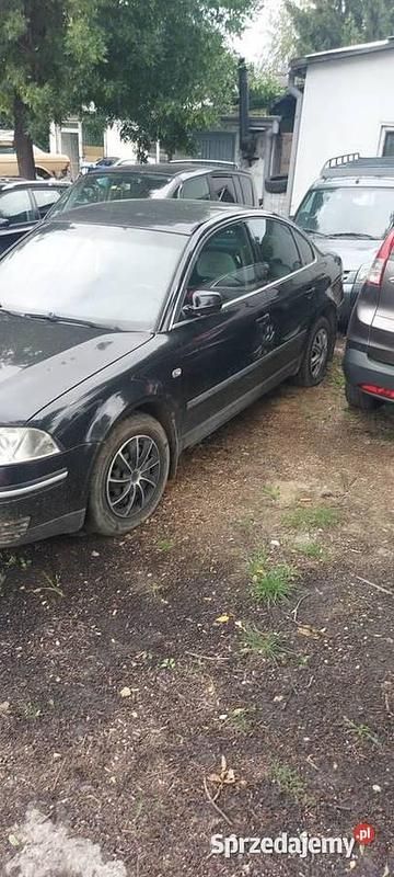 Czarny Używany 2002 VW Passat Hatchback | 4000 zł (Uczciwa cena) - Obraz 1/4