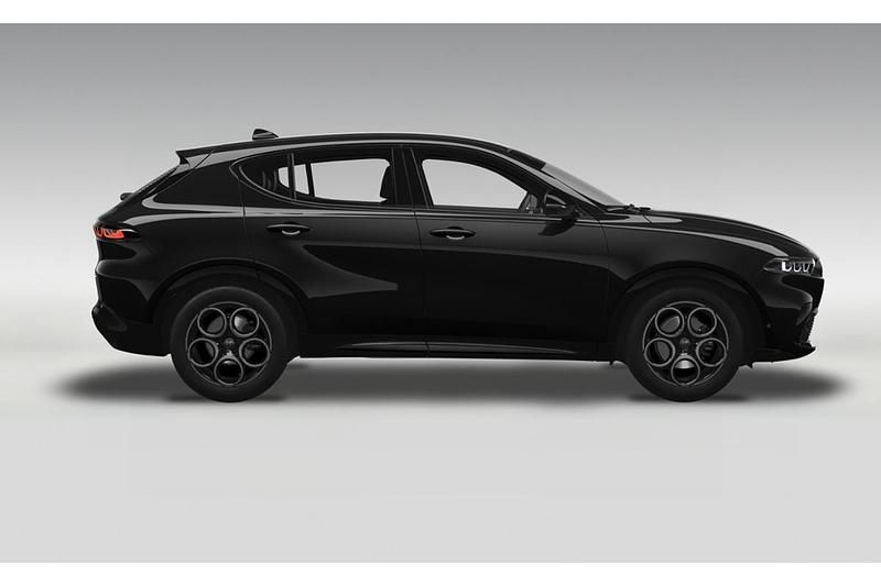 Nowe Alfa Romeo Tonale Sprint 160 KM (117 kW) 2025 Lakier pastelowy czarny  alfa black SUV