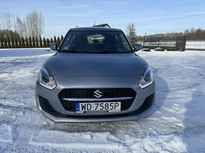Używany Suzuki Swift 83 KM (61 kW) 2021 Srebrny Hatchback