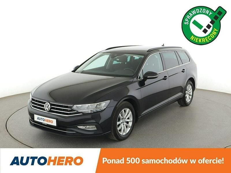 Czarny Używany 2019 VW Passat Kombi | 68 700 zł (Uczciwa cena) - Obraz 1/3