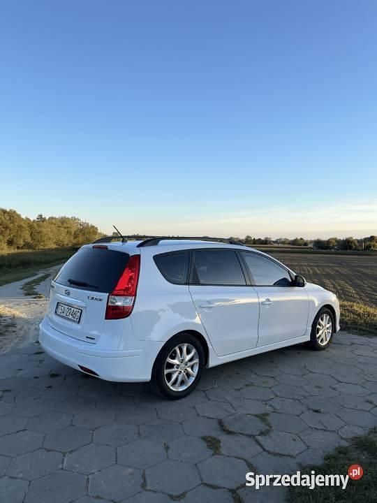 Używany Hyundai i30 2011 Biały Kombi