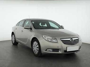 Złoty Używany 2011 Opel Insignia Hatchback | 19 499 zł (Dobra cena) - Obraz 1/4