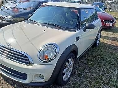 Beżowy Używany 2012 Mini ONE Hatchback | 16 950 zł (Uczciwa cena) - Obraz 1/4