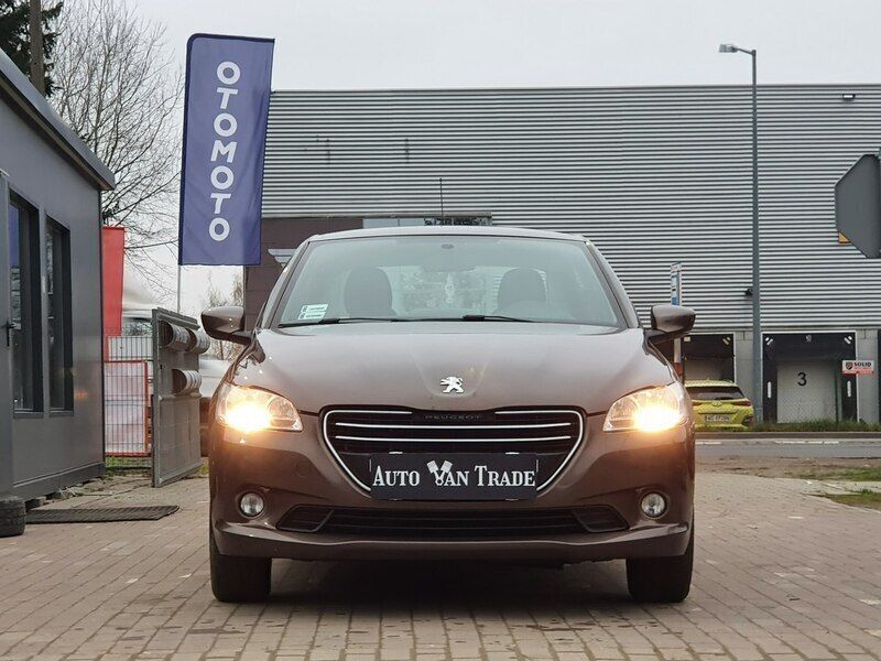 Używany Peugeot 301 72 KM (52 kW) 2014 Brązowy (metalik) Sedan/Limuzyna