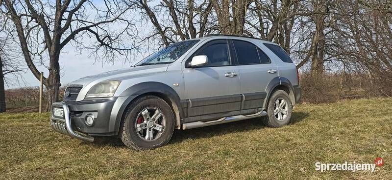 Srebrny Używany 2006 Kia Sorento 2 SUV | 15 500 zł (Uczciwa cena) - Obraz 1/4
