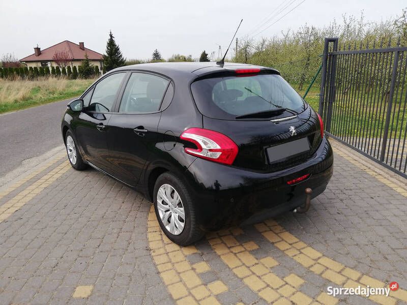 Używany Peugeot 208 82 KM (60 kW) 2013 Czarny Hatchback