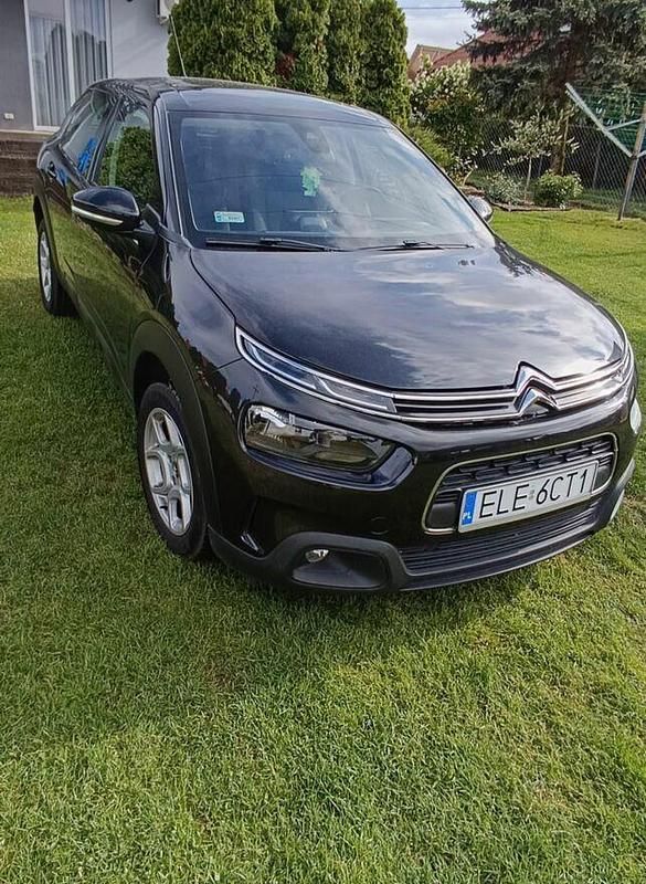 Używany Citroën C4 Cactus 2018 Czarny Hatchback