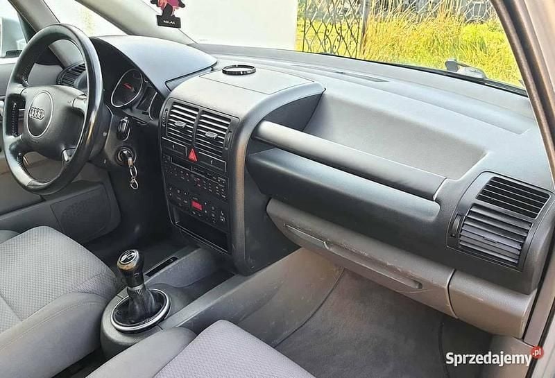 Używany Audi A2 2000 Srebrny Hatchback