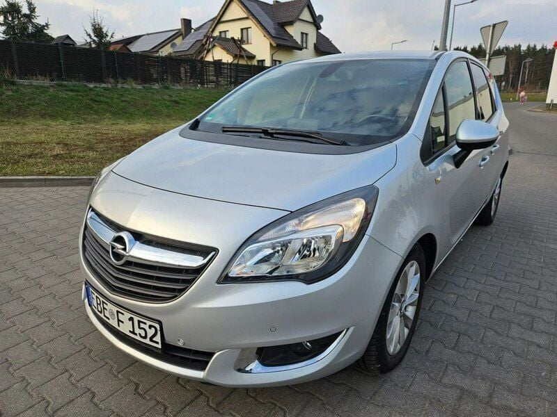 Używany Opel Meriva 140 KM (102 kW) 2017 Srebrny (metalik) Minivan