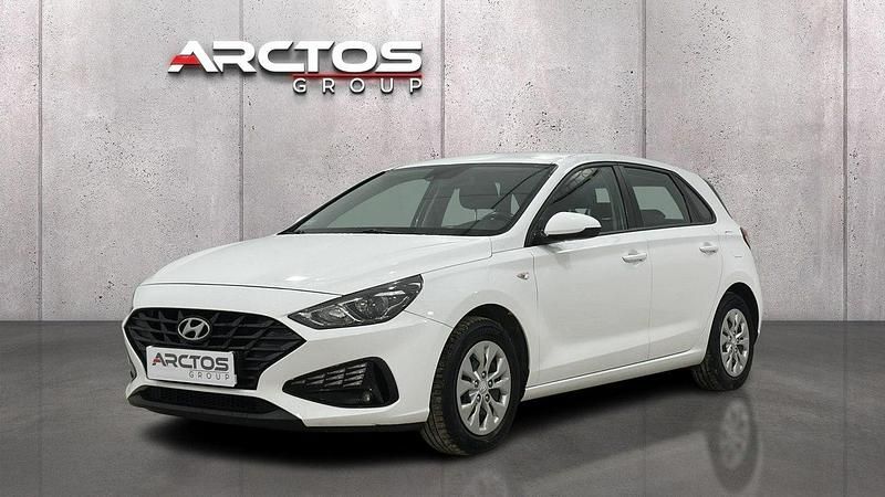 Biały Używany 2022 Hyundai i30 Classic Hatchback | 49 900 zł (Uczciwa cena) - Obraz 1/4