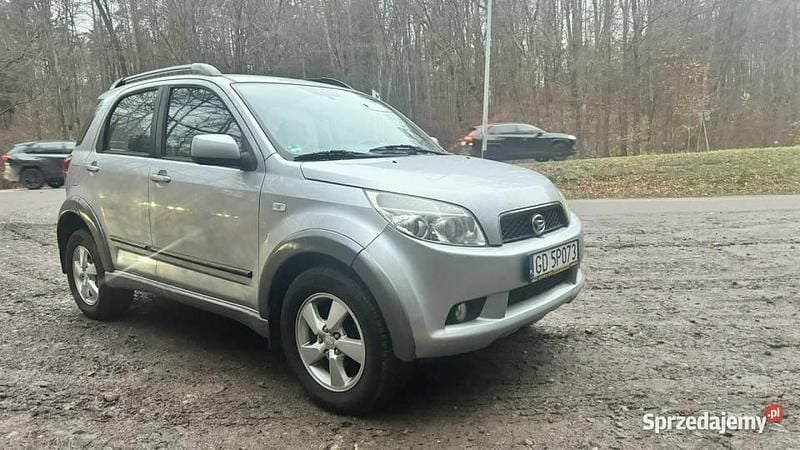 Srebrny Używany 2009 Daihatsu Terios SUV | 21 777 zł (Drogi) - Obraz 1/4