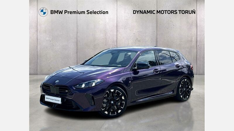 Thundernight metalizowany Używany 2024 BMW M135 Shadowline Hatchback | 250 000 zł - Obraz 1/3