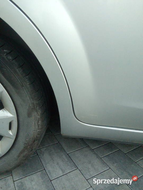 Używany Ford Focus 2010 Srebrny Kombi