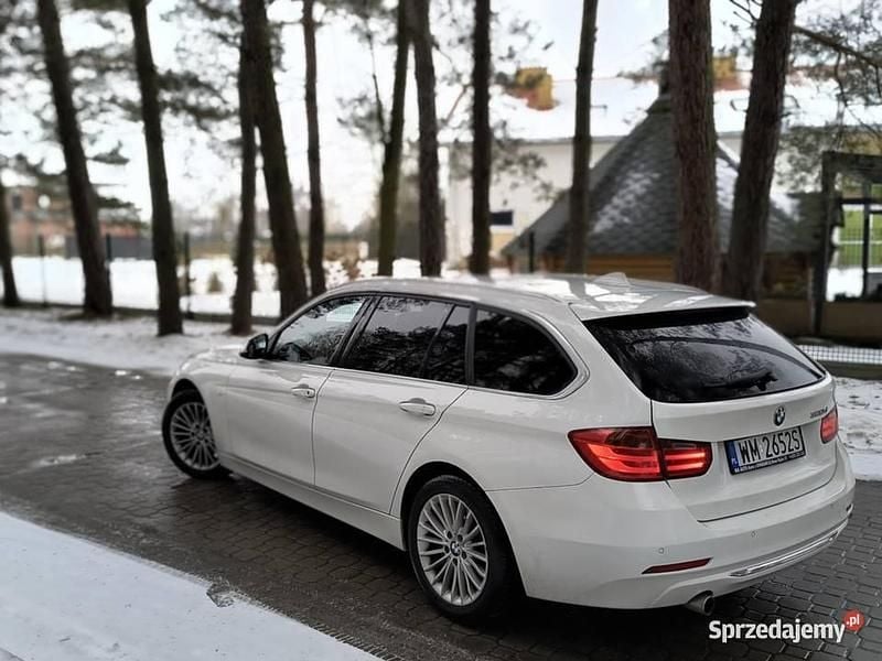 Używany BMW 320 Luxury Line 2013 Biały Kombi