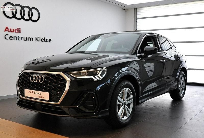Czarny Używany 2024 Audi Q3 Sportback Ambiente SUV | 169 980 zł (Dobra cena) - Obraz 1/4