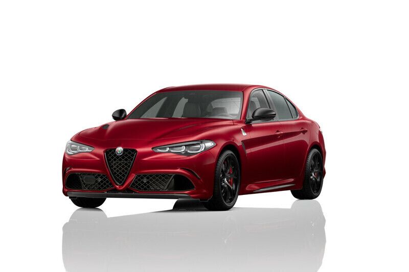 Lakier pastelowy czerwony alfa red Nowe 2025 Alfa Romeo Giulia Quadrifoglio Sedan/Limuzyna | 430 100 zł (Dobra cena) - Obraz 1/3