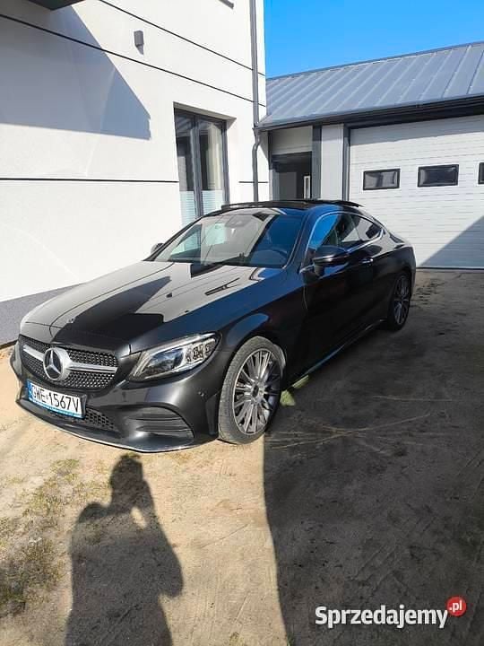 Czarny Używany 2019 Mercedes C220 Coupe | 112 000 zł (Uczciwa cena) - Obraz 1/4