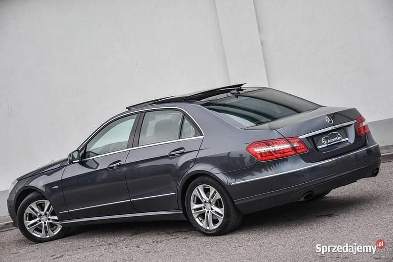 Używany Mercedes E350 Avantgarde 231 KM (169 kW) 2010 Granatowy Sedan/Limuzyna